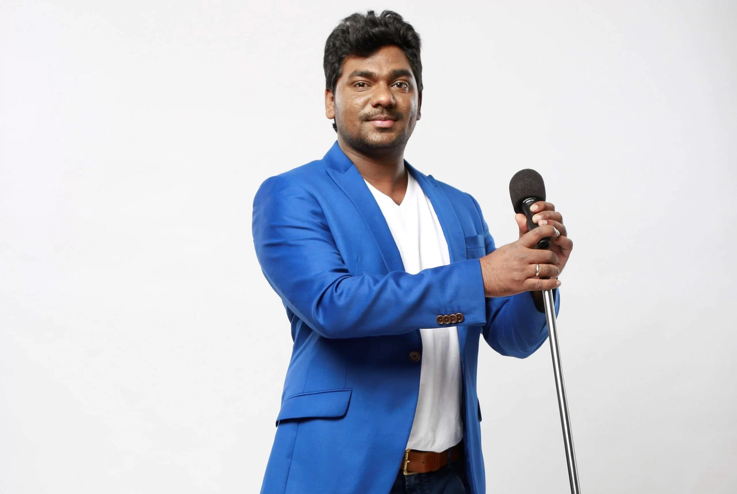 Read more about the article Book Zakir Khan For Your Comedy Shows With Thegigs.In