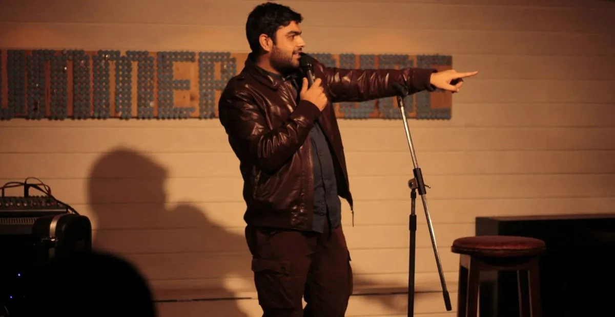 Read more about the article Hire Famous Comedian Manik Mahna Magic with Thegigs.in 2025