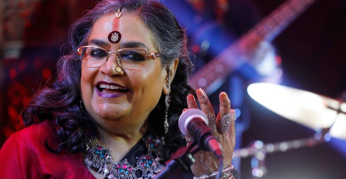 Read more about the article BOOK USHA UTHUP WITH THEGIGS.IN